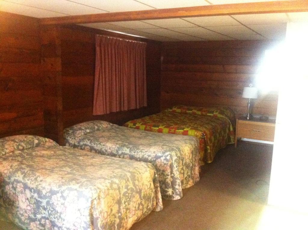 Raccoon Lodge Motel 실번 레이크 객실 사진